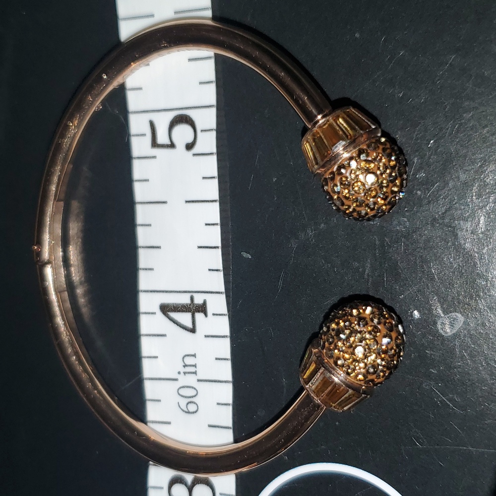 Henri Bendel SWAROVSKI Crystal ROSE Gold green ball bracelet